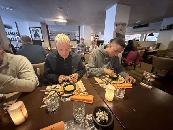 Et ungt firma med højt humør