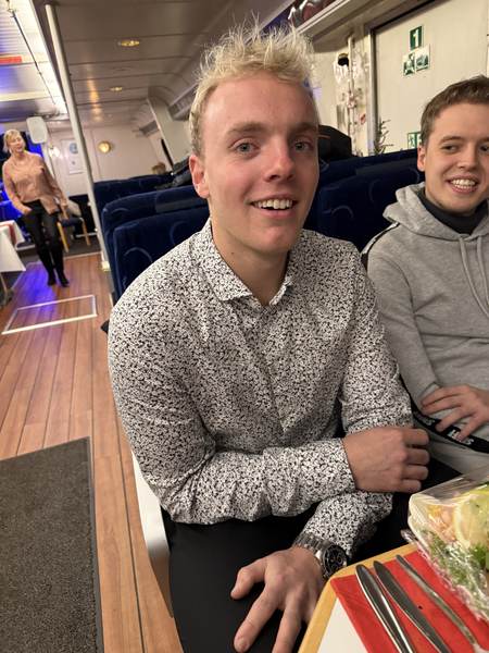 Et ungt firma med højt humør