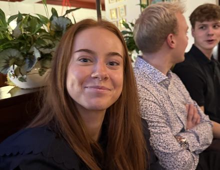 Et ungt firma med højt humør